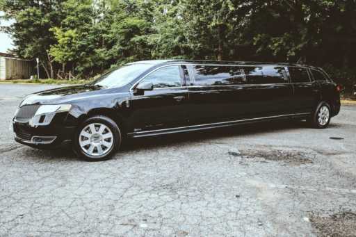 8-10 Passengers Lincoln Stretch MKT Limo